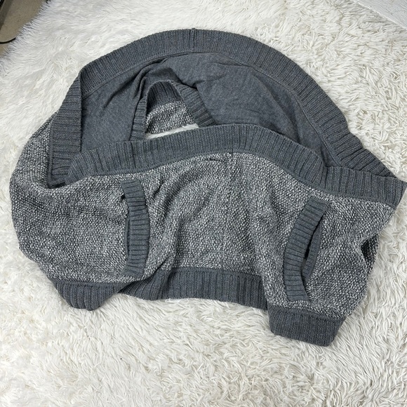 Lululemon Cozy Yogi Infinity Scarf Heathered Medium Grey / Angel Wing - Picture 1 of 3
